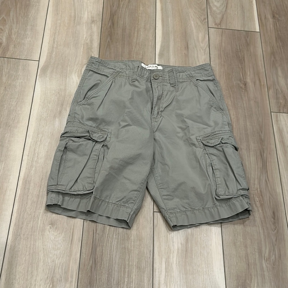 EUC Sonoma Brand Men’s Size 32 Waist Solid Color Tan Khaki Cargo Shorts